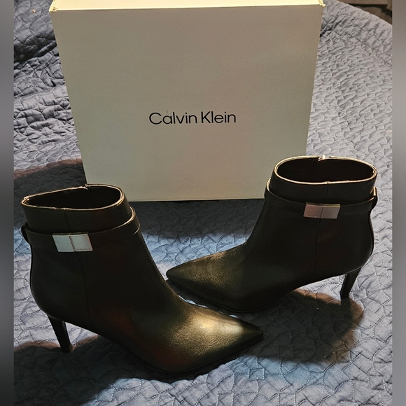 Calvin Klein size 7 boots with a 3 inch heel. Brand new in the box - Picture 6 of 6